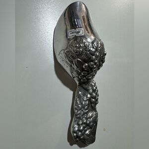 Silver  ice  scoop spoon